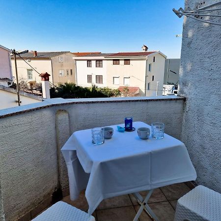 Apartment Aqua Near The City Beach Novalja Bagian luar foto