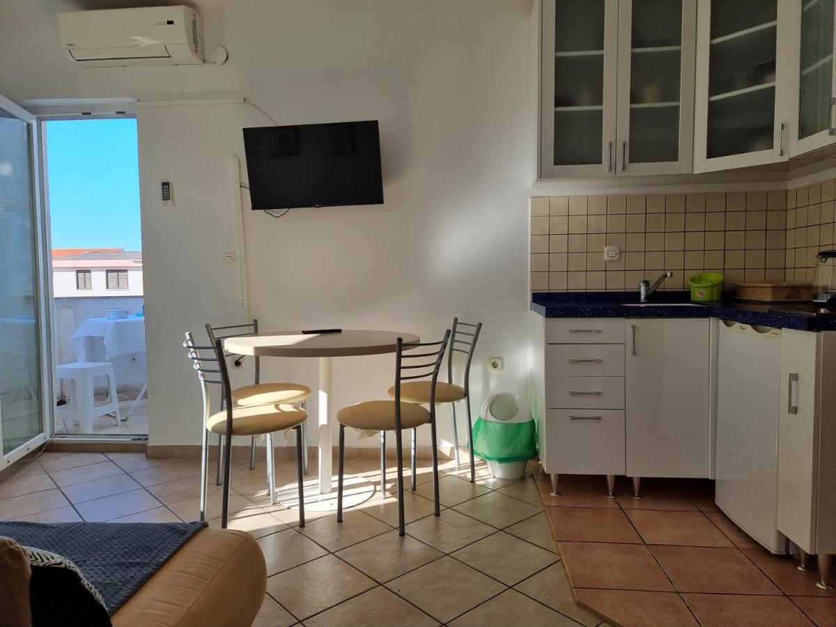 Apartment Aqua Near The City Beach Novalja Ruang foto
