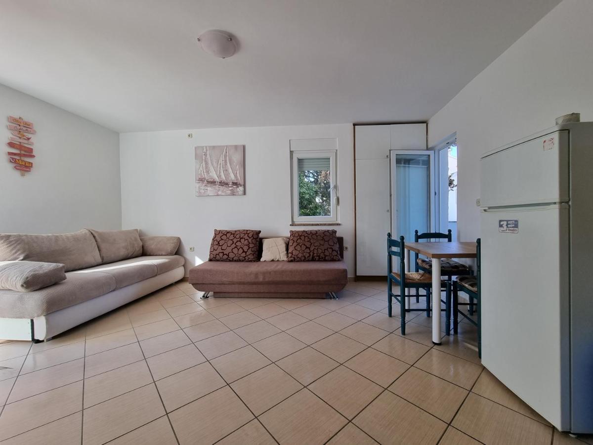 Apartment Aqua Near The City Beach Novalja Bagian luar foto