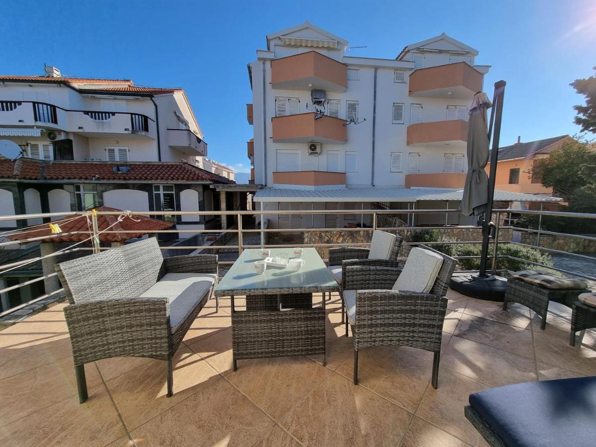 Apartment Aqua Near The City Beach Novalja Bagian luar foto