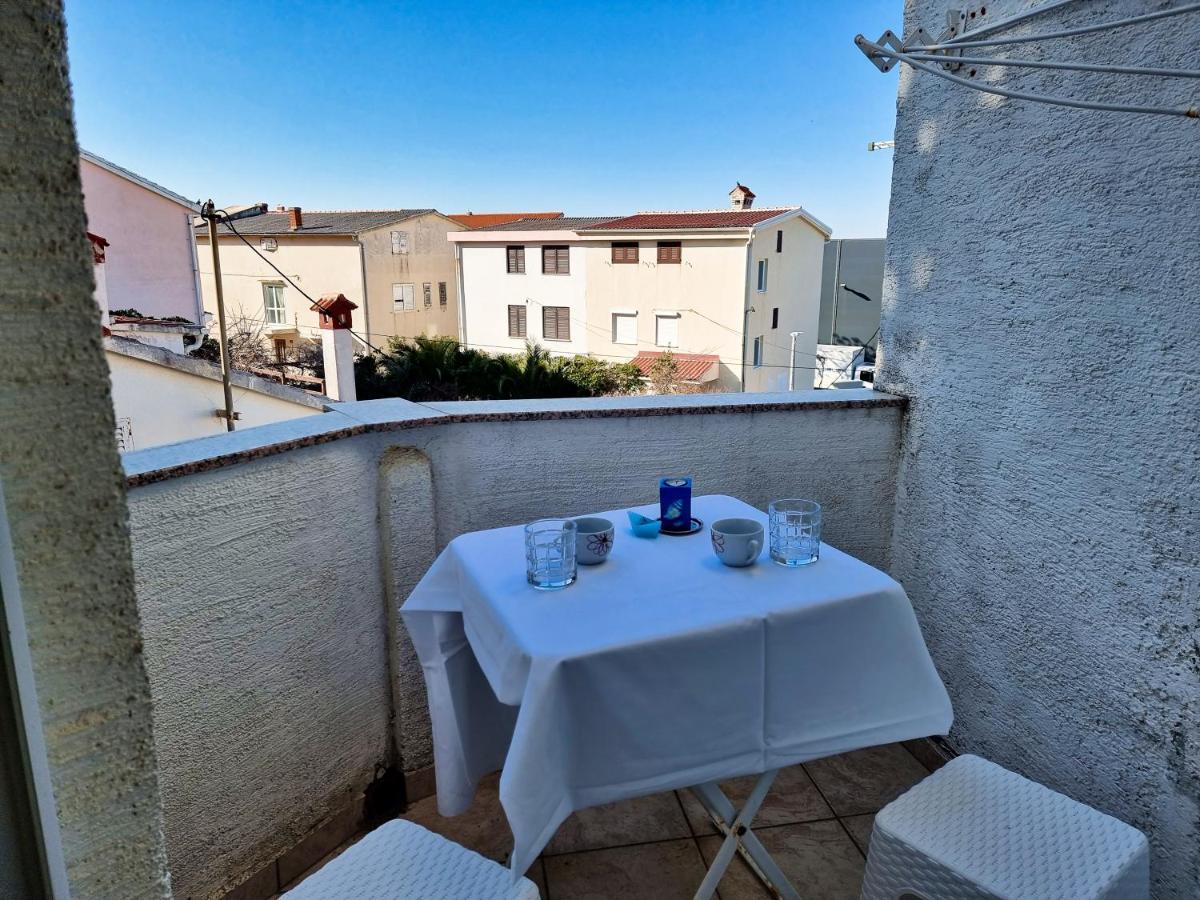 Apartment Aqua Near The City Beach Novalja Bagian luar foto